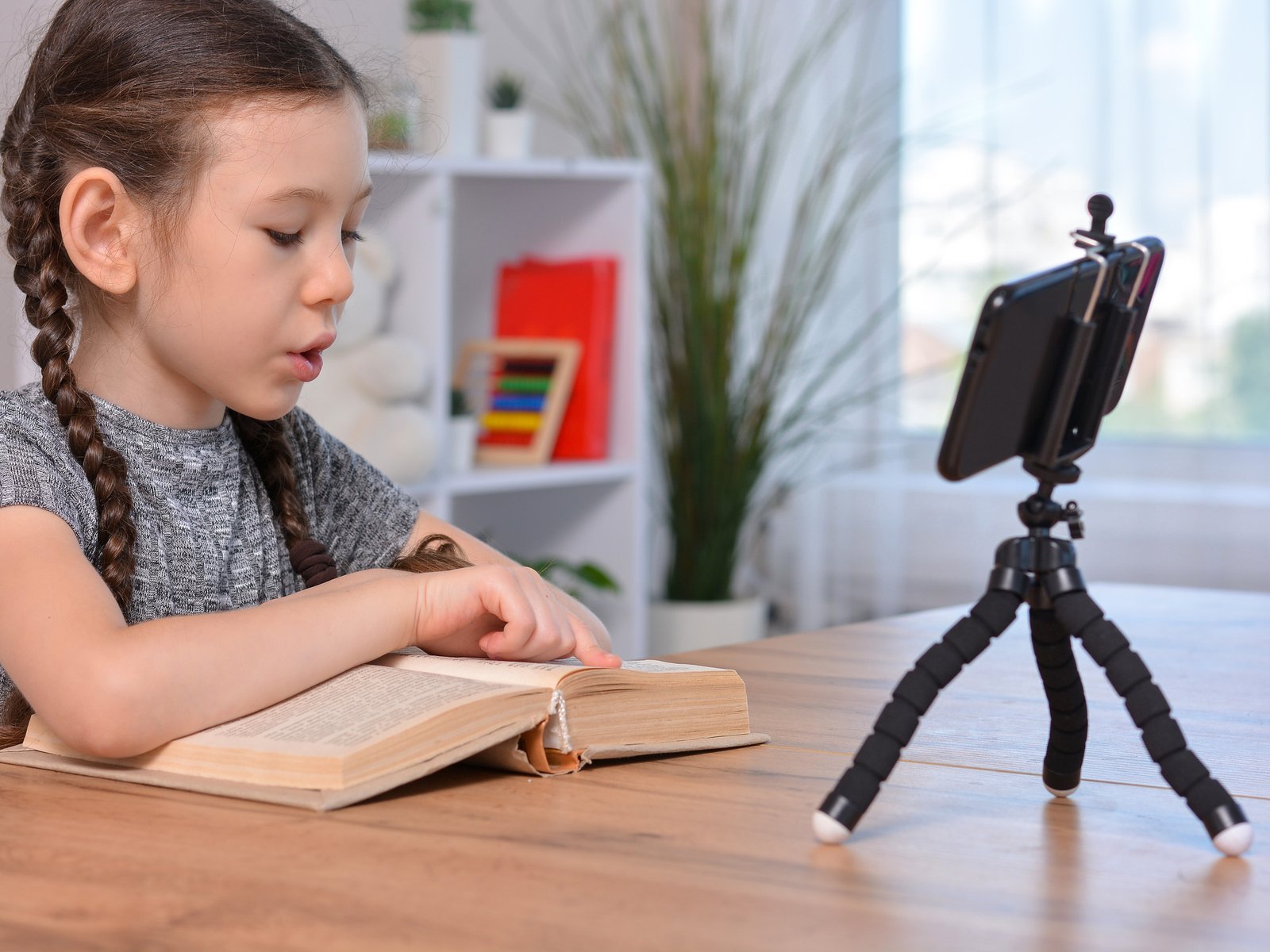 Expertos de la UBA desarrollan una Inteligencia Artificial que «escucha» y mide cómo leen los chicos