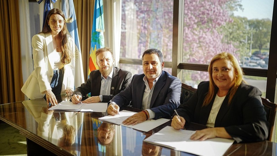 Federico Otermín, Diego Molea y Fernanda Vázquez anunciaron el Consejo de Seguridad y Justicia de Lomas | Junto a la Universidad Nacional de Lomas de Zamora 