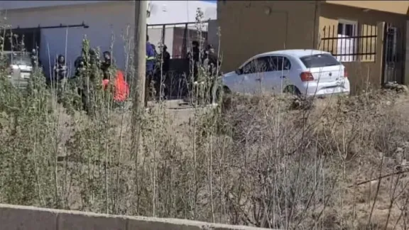 Hallan muerta a una mamá y su bebé en Caleta Olivia