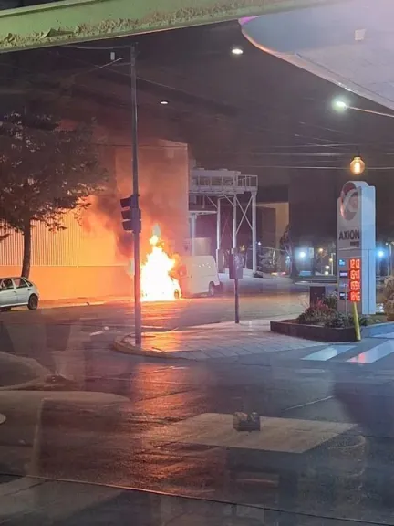 Incendian la camioneta utilizada en el ataque a la Oficina Judicial de Comodoro Rivadavia