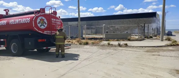 Incendio de cubiertas en el barrio Industrial movilizó a Bomberos