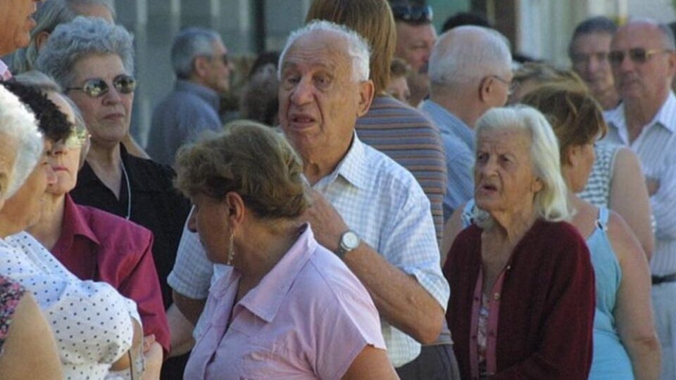 Jubilados: el Gobierno confimó el bono de $70.000 para octubre  | Cómo quedan los haberes mínimos