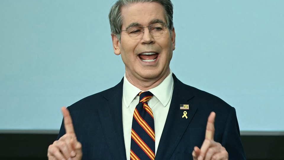 La embajada china salió a responderle a Bessent  | «Mentalidad arraigada en los tiempos de la Guerra Fría»