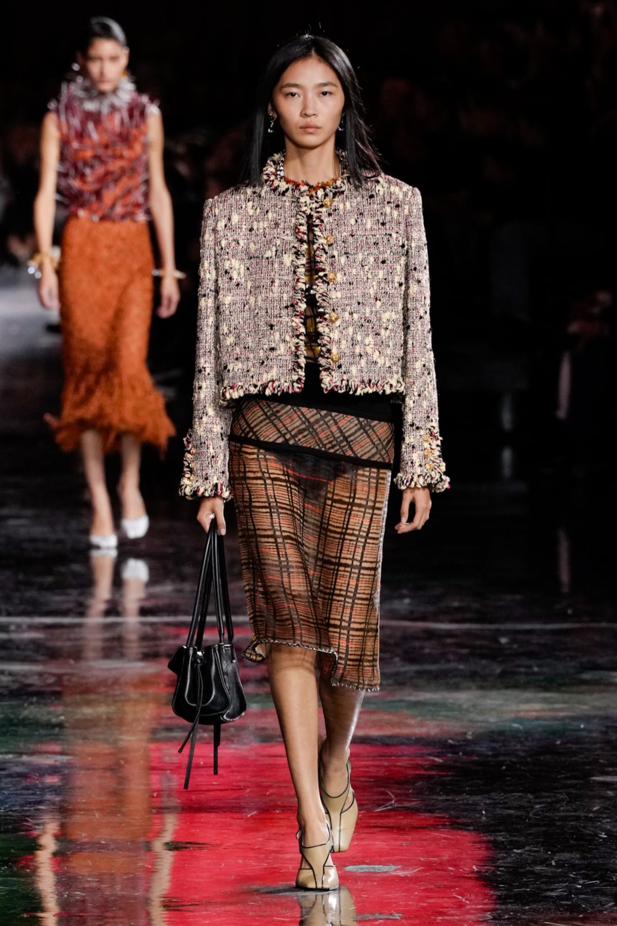 La primera colección de Matthieu Blazy en Chanel: la ligereza del nuevo ‘tweed’