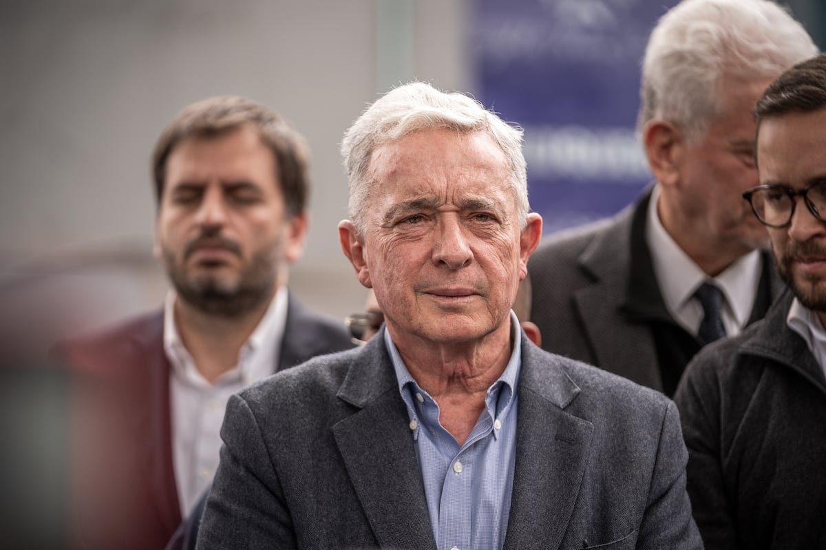 La sentencia en segunda instancia de Álvaro Uribe, en vivo | El Tribunal considera ilícitas las interceptaciones telefónicas entre el expresidente y Diego Cadena