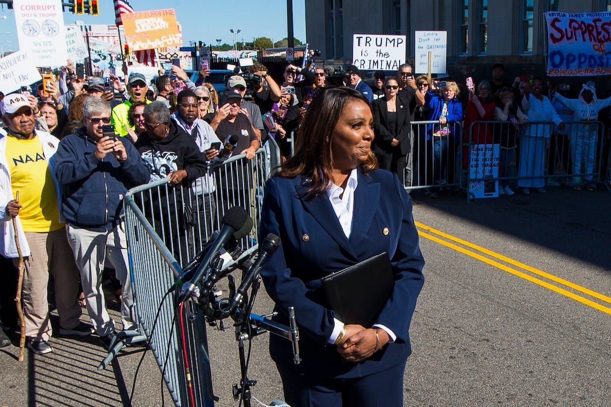 Letitia James: La fiscal general de Nueva York imputada por presiones de Trump se declara inocente de la acusación de fraude bancario