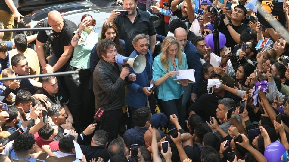 Milei encabezó un acto en Santiago del Estero | Volvió a atacar a CFK