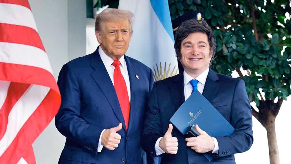 Para defender a Javier Milei, Donald Trump dijo que nada beneficia a la Argentina, que lucha por sobrevivir