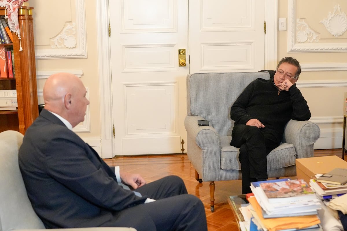 Petro anuncia un encuentro con el encargado de negocios de Estados Unidos para desescalar la crisis diplomática