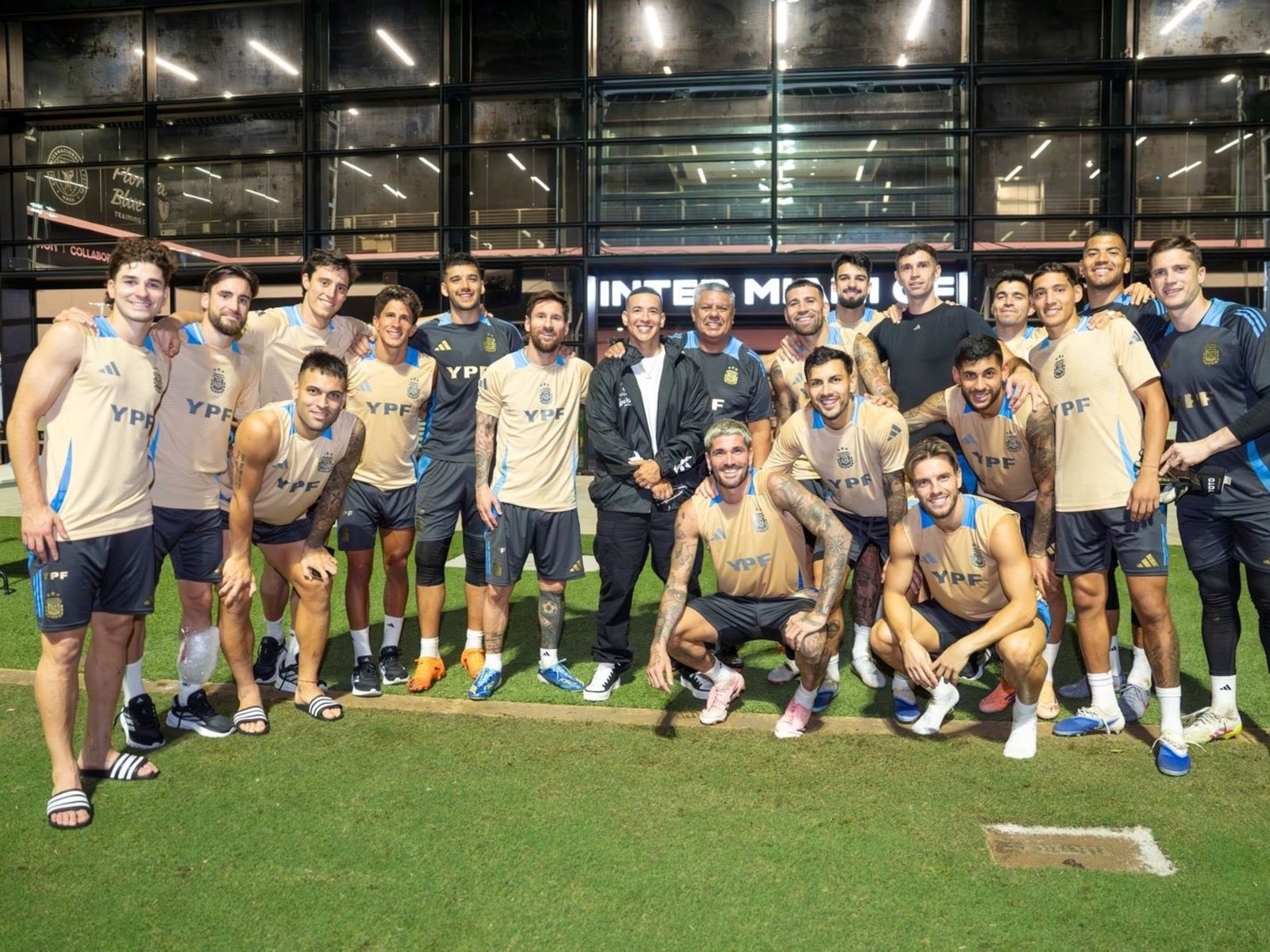 Plantel Rico: con Messi, la Selección juega un amistoso que promete caras nuevas :: Olé