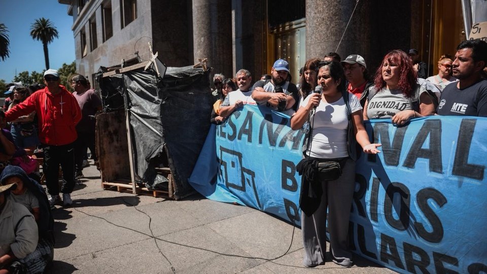 Reclamo de obras y trabajo para los barrios populares | Protesta frente al Ministerio de Economía