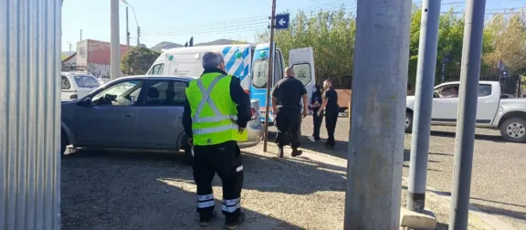 Se estrelló contra un lubricentro del José Fuchs y de milagro no atropelló a un empleado