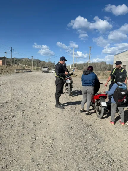 Secuestran una moto con patente adulterada: la conductora no tenía documentación