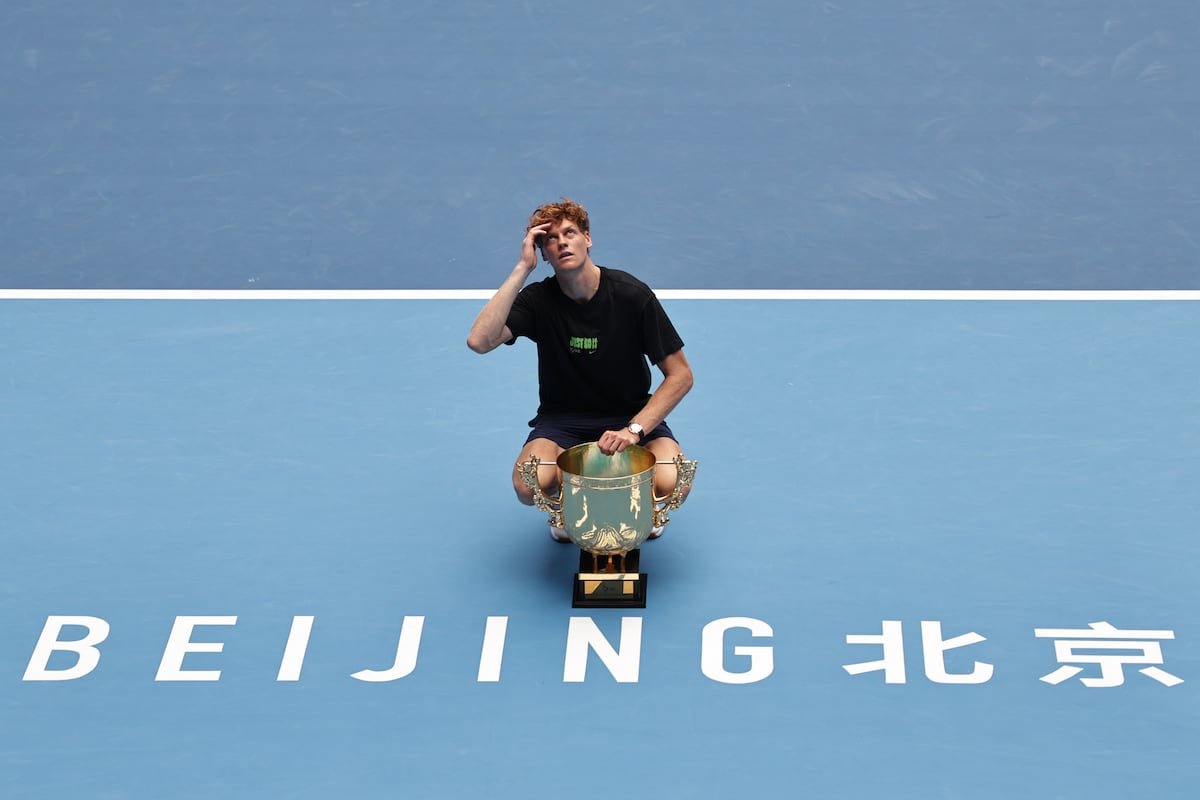 Sinner triunfa en la final de Pekín y sostiene el pulso por el trono a Alcaraz | Tenis | Deportes