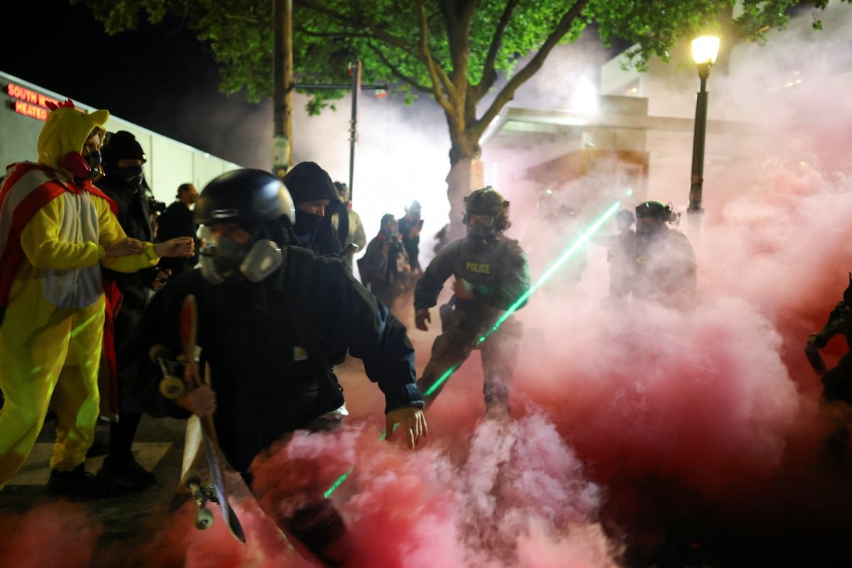 Trump se abre a invocar la Ley de Insurrección para enviar tropas a Portland | Internacional