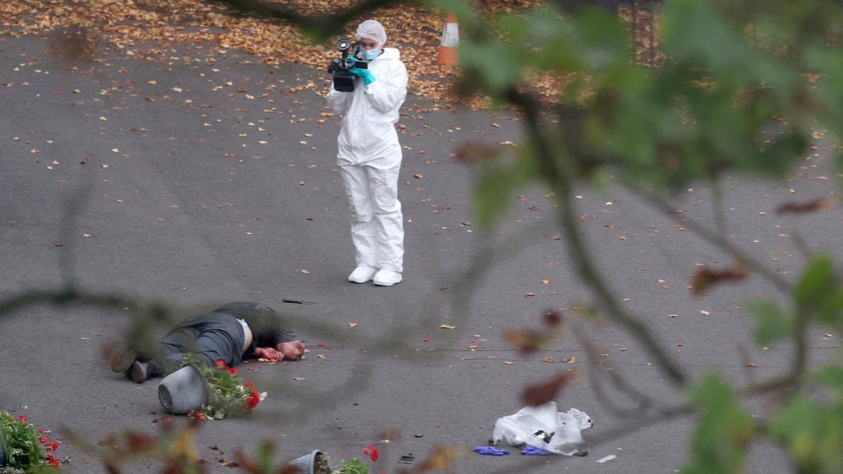 Una de las víctimas del atentado de la sinagoga de Mánchester murió por los disparos de la policía | Internacional