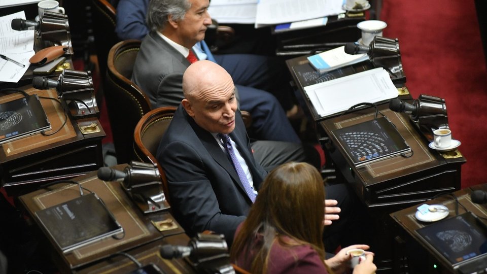 Una sesión con Espert y los DNU como protagonistas | La oposición vuelve a la carga en Diputados