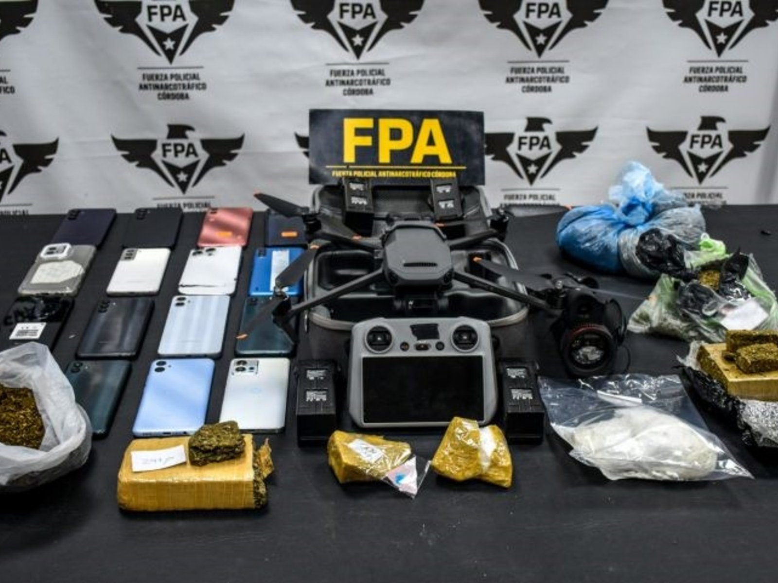 Usaban drones para hacer delivery de drogas y celulares en una cárcel: diez detenidos