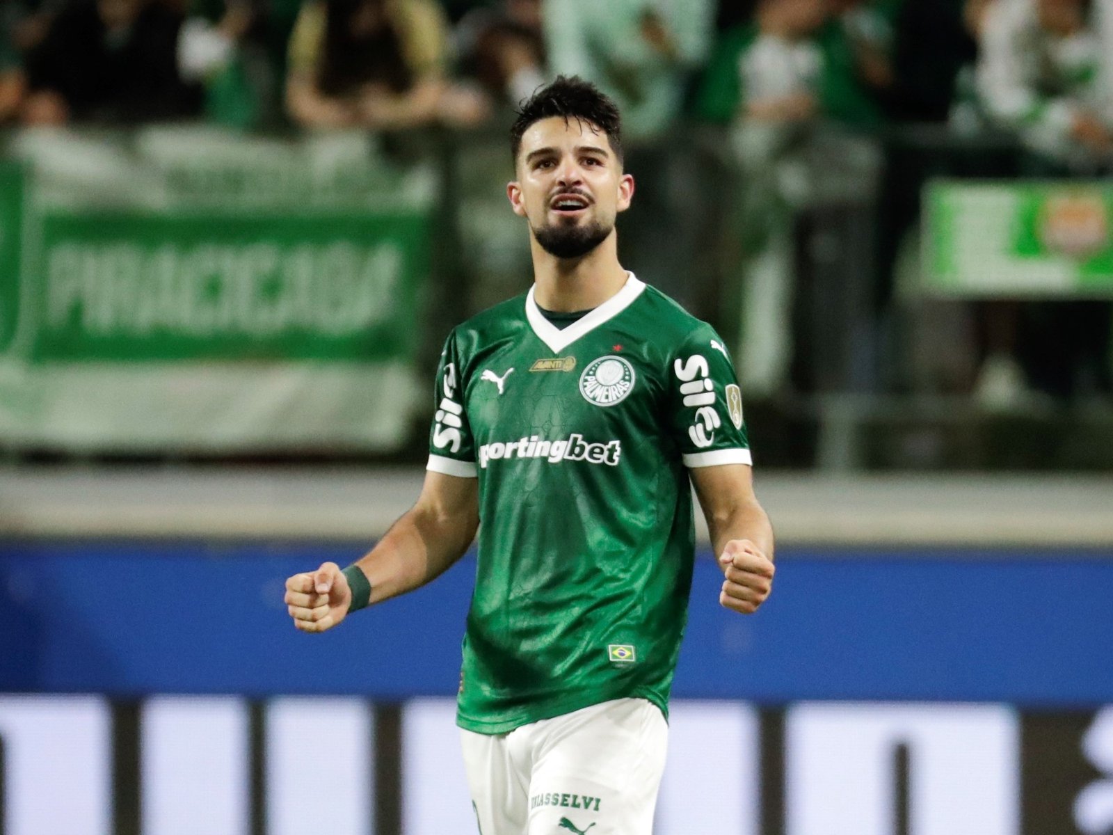 debutó con la Selección Argentina y voló de Miami a Brasil para hacer el gol del triunfo de Palmeiras