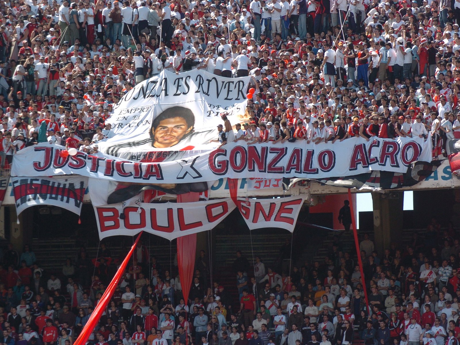 dirigía fútbol femenino con identidad falsa