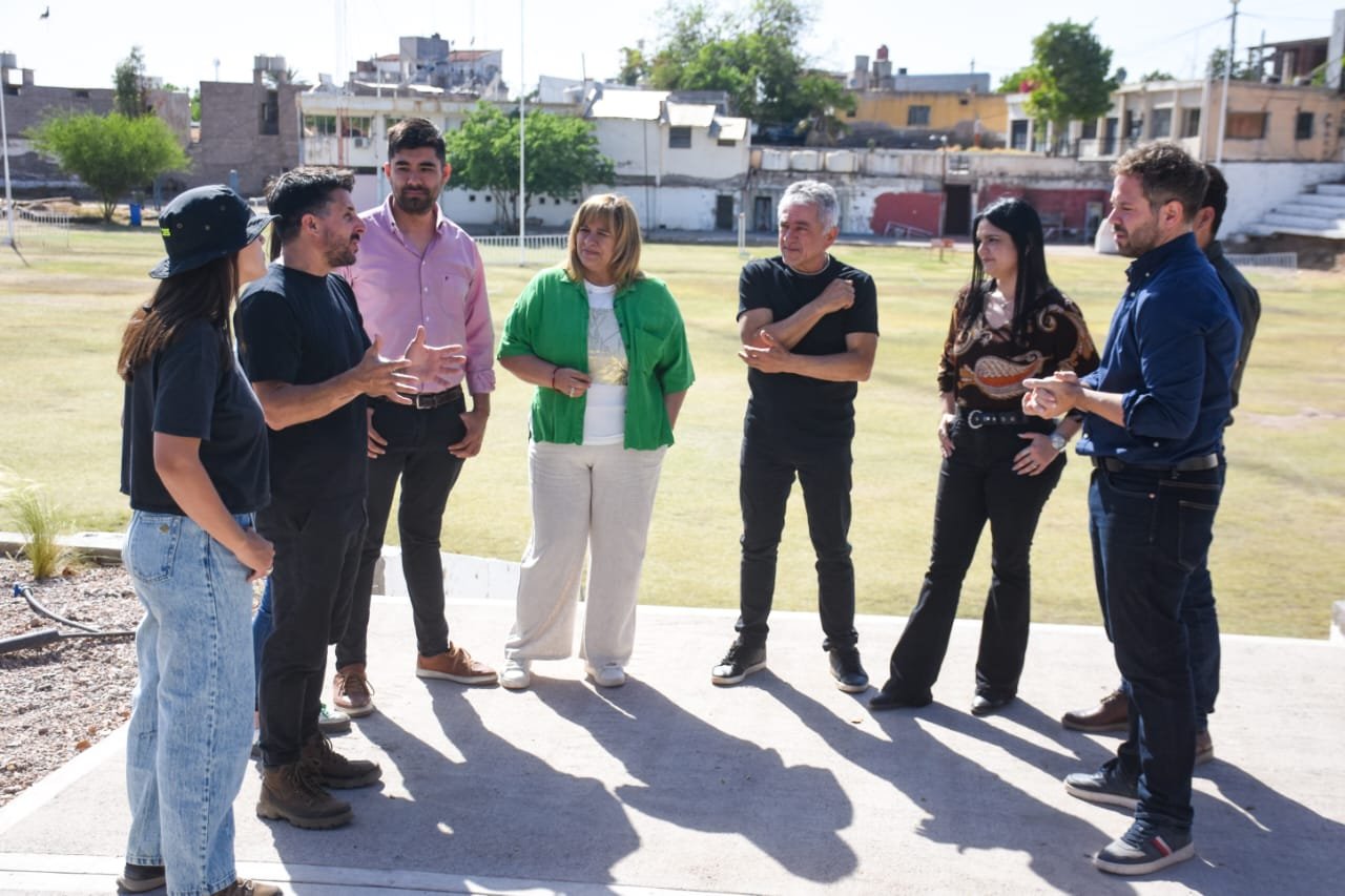 La ciudad sigue recuperando espacios públicos: el intendente recorrió obras con candidatos de fuerza federal