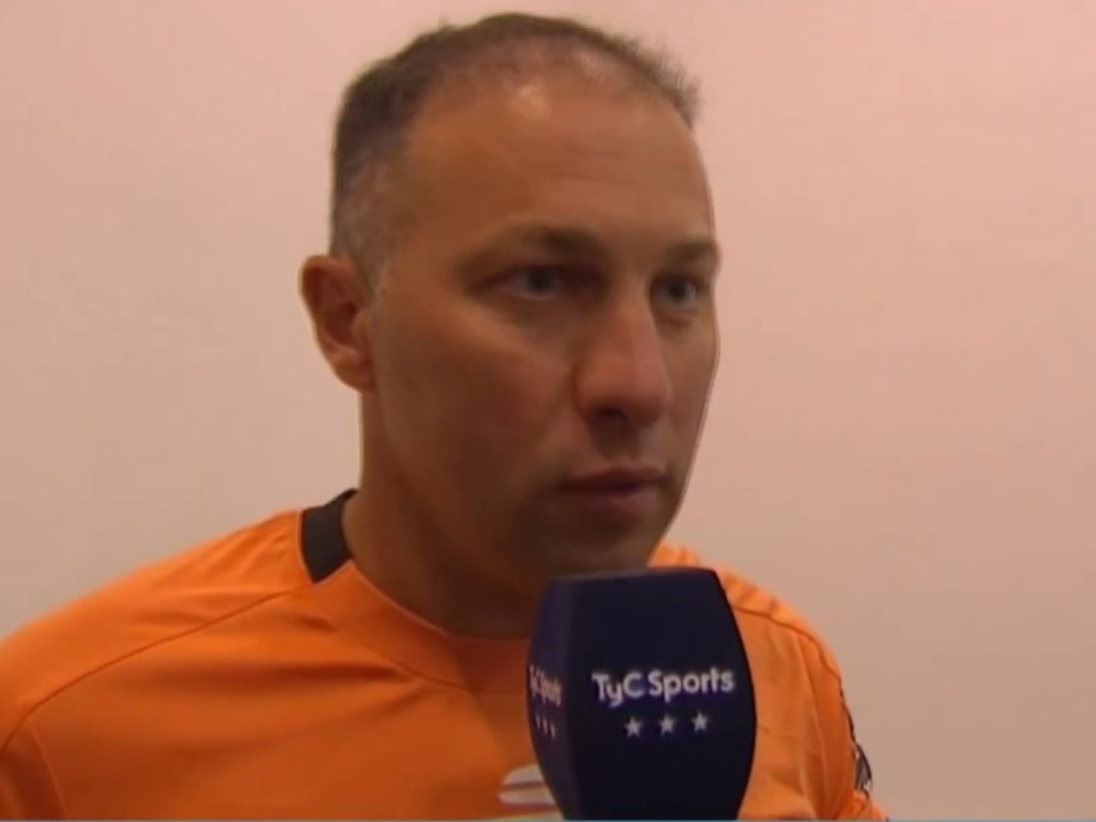 el árbitro Comesaña suspendió el partido tras denunciar «amenazas» de los dirigentes de Gimnasia de Jujuy, que le ganaba a Deportivo Madryn