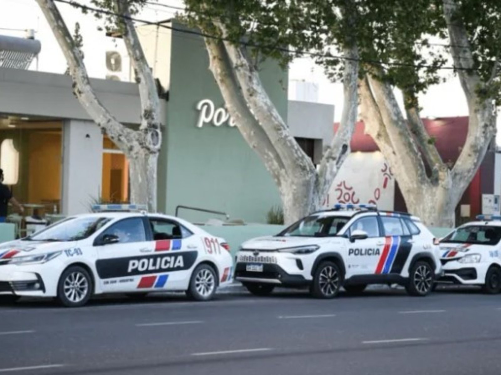 el expresidente de un club de San Juan apuntó con un arma a su hijo y discutió con la Policía