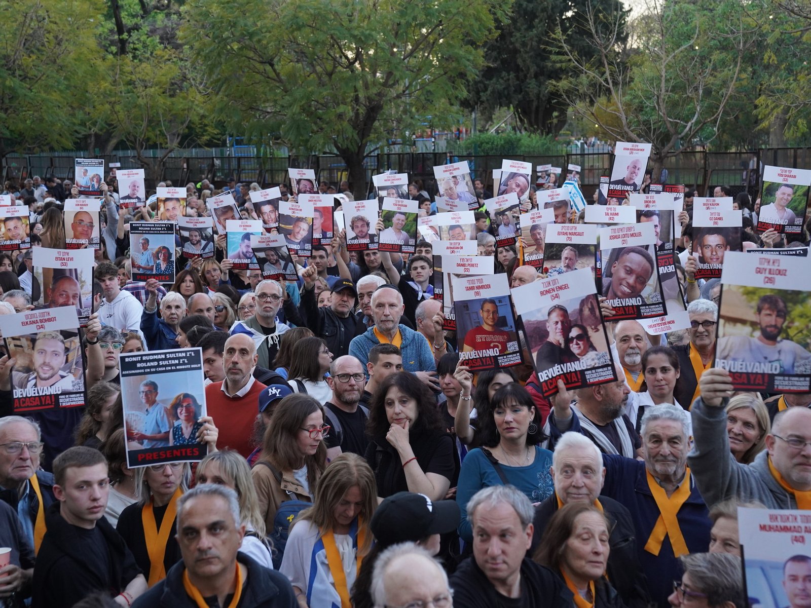 entre el dolor, los recuerdos y la exigencia de que «los rehenes vuelvan a casa»