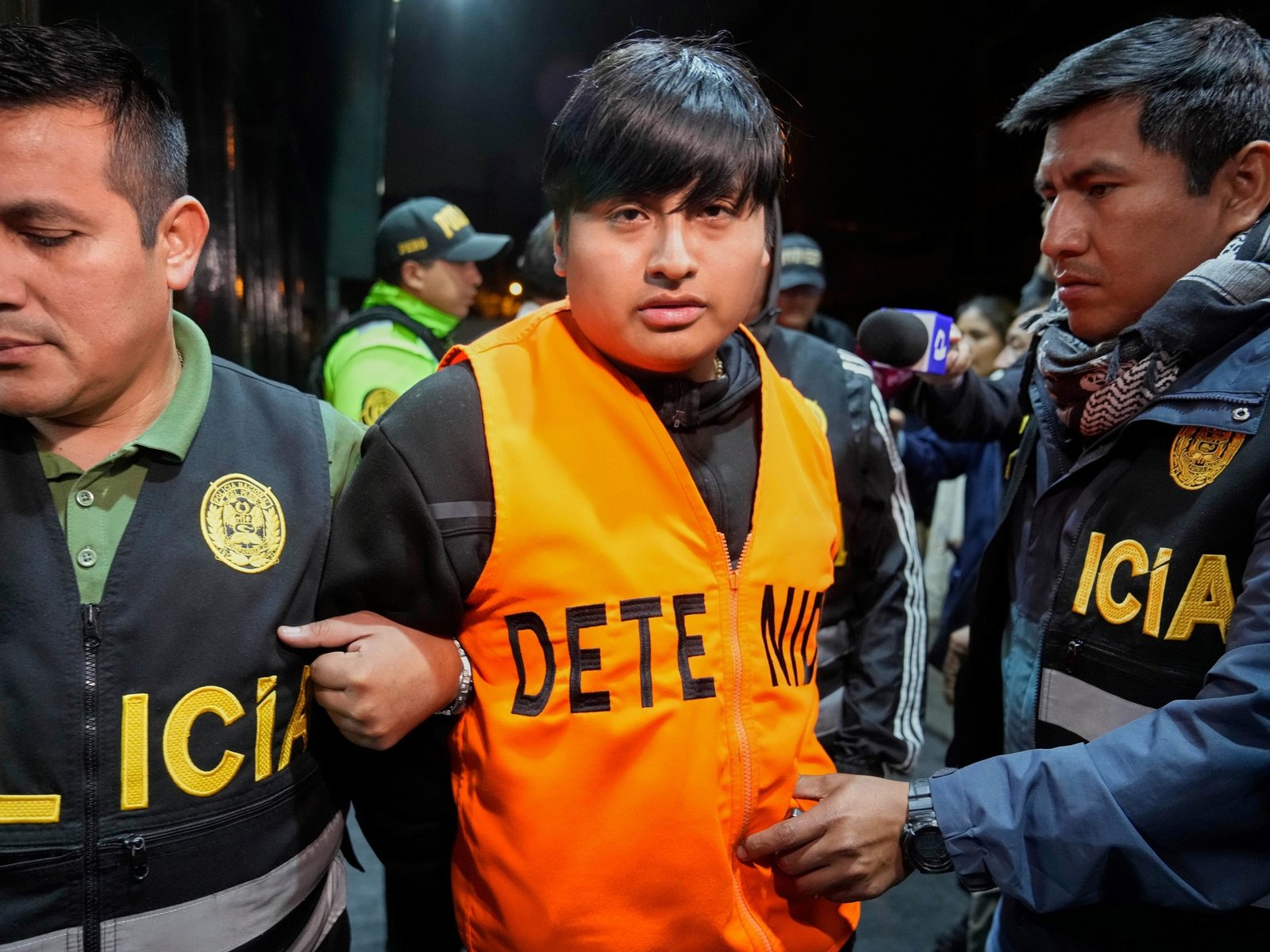 falsos mensajes para engañarlo, el video del horror y qué se sabe los dos prófugos por el triple crimen Florencio Varela