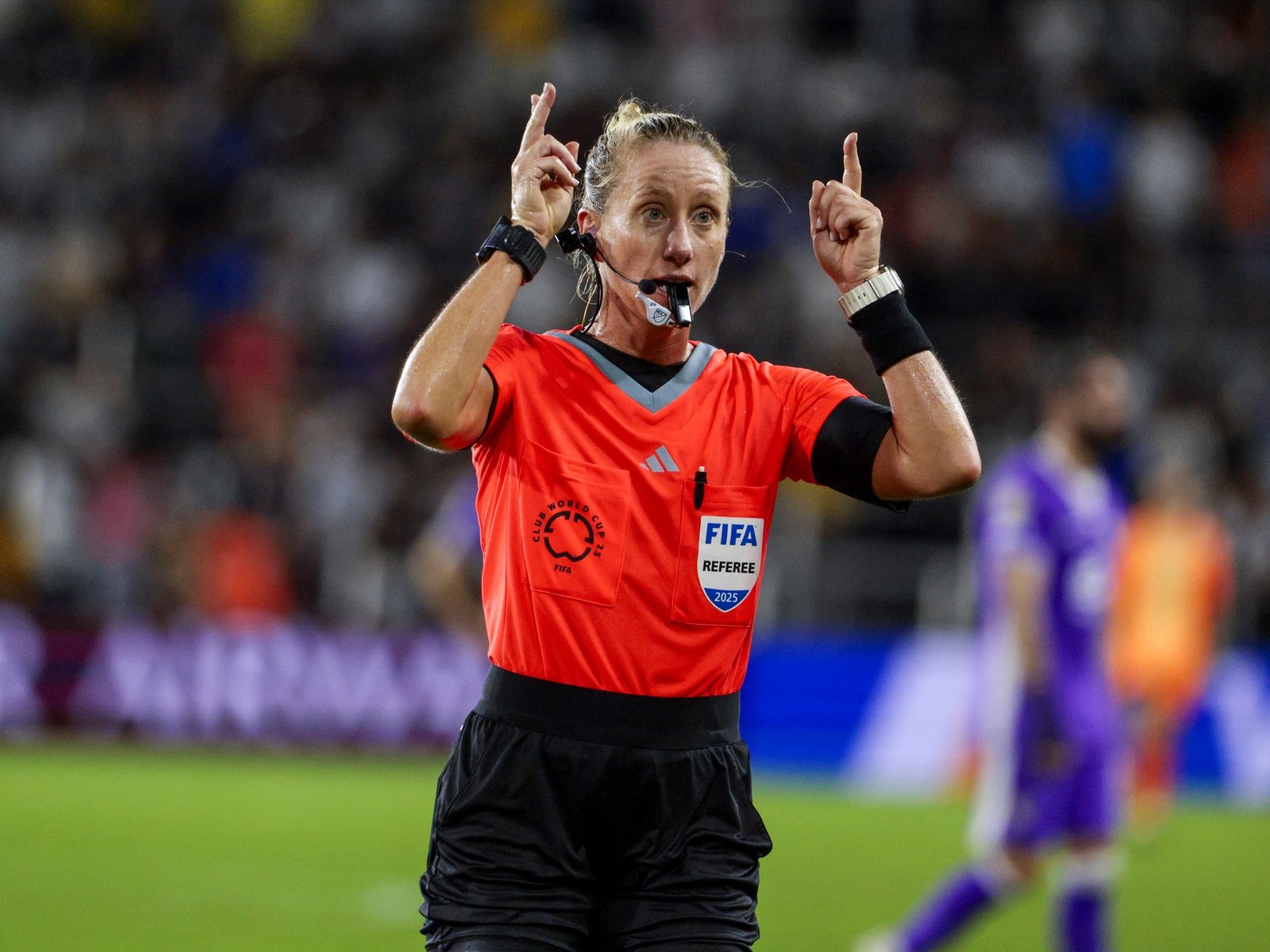 quién es Tori Penso, la primera mujer árbitro en un partido de la Selección