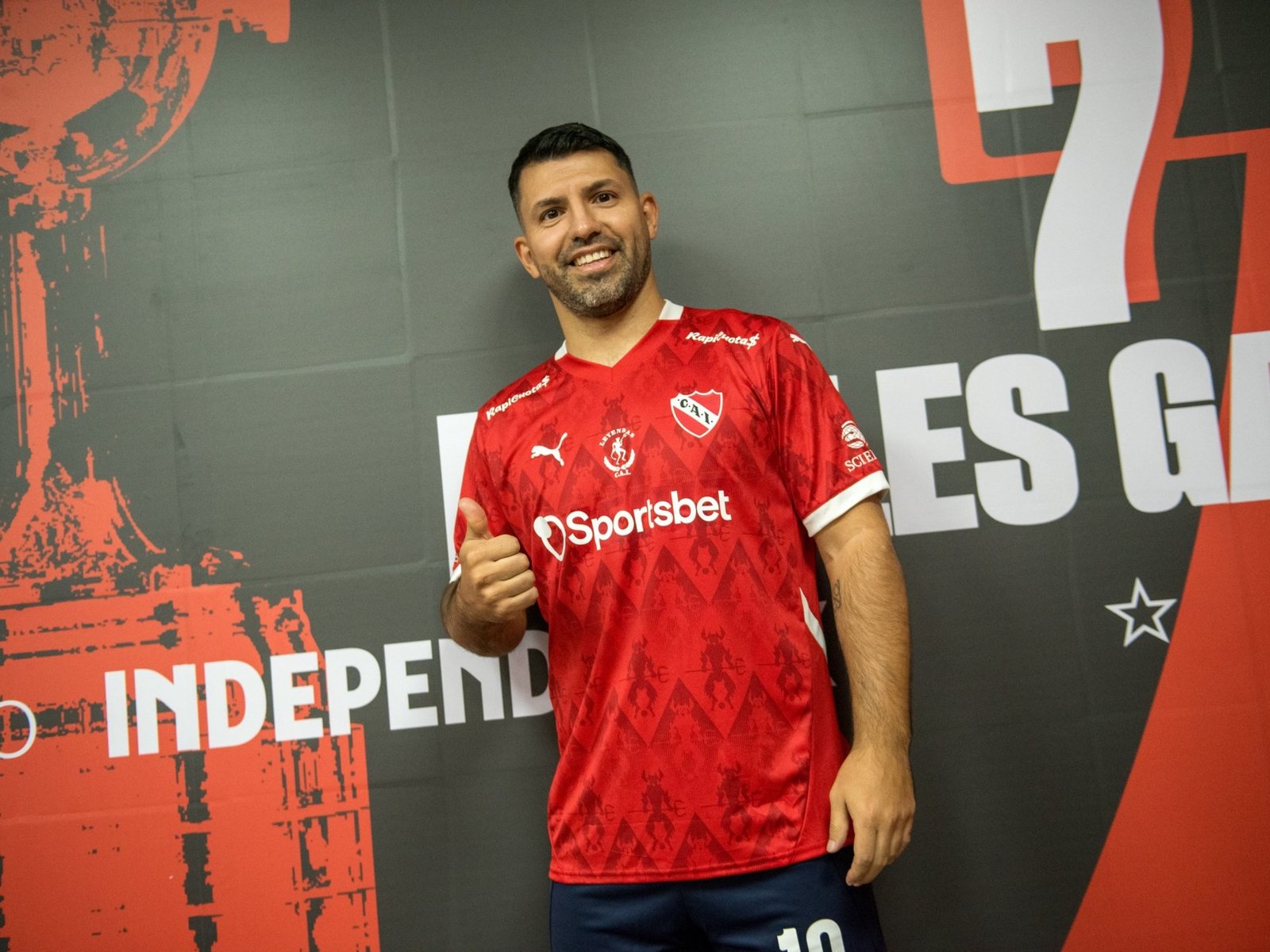 un llamado del Kun Agüero fue clave para reflotar la negociación con Puma tras la polémica con Atomik