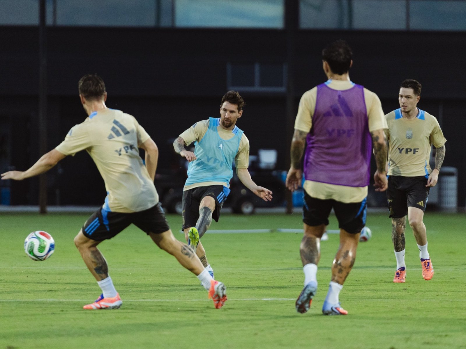 ¿está Messi para jugar los dos partidos?