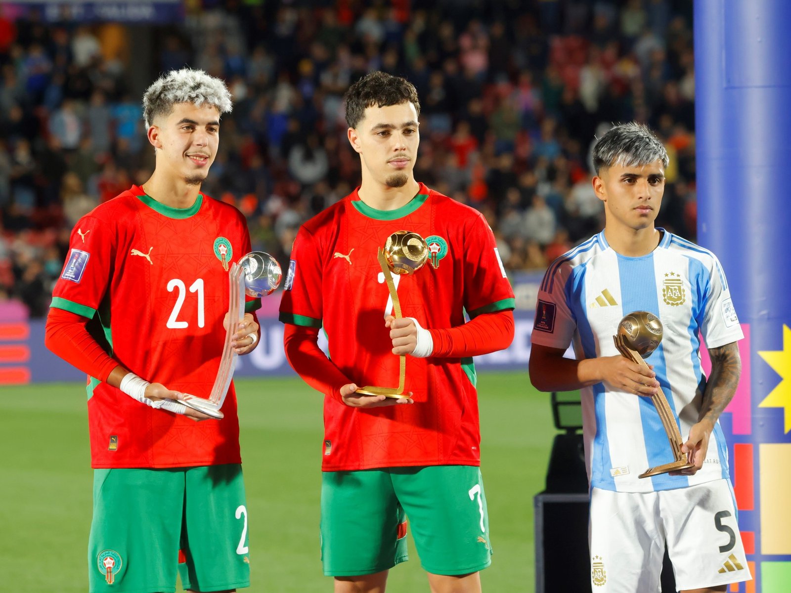 ¿tiene lugar junto a Paredes y Battaglia el Balón de Bronce del Mundial Sub 20 con la Selección Argentina?