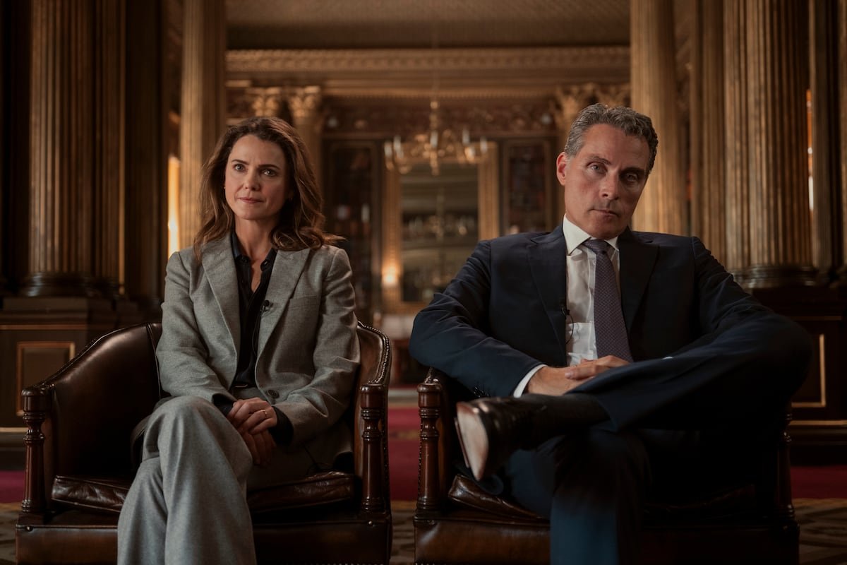 ‘La diplomática’ y ‘Reclutas’, del lujo al barro | Televisión