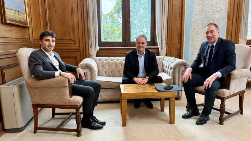 A la búsqueda del sí de los gobernadores | Santilli se reunió con mandatarios de Chubut y Catamarca