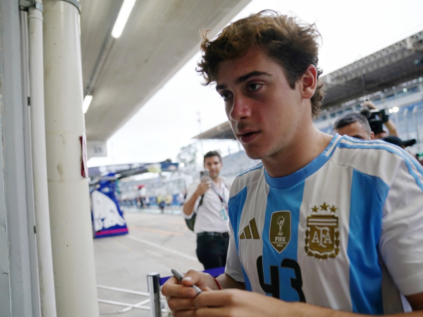 Alpine asegura que no hay «nada inminente» y noviembre como deadline