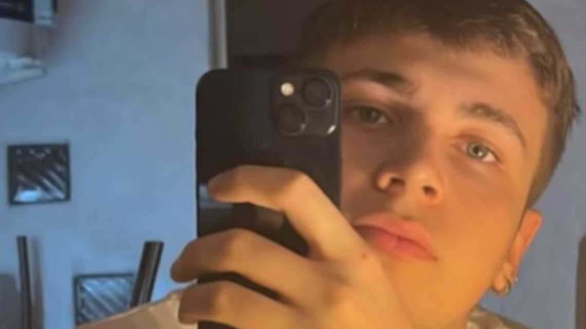 Asesinaron a un joven que paseaba con una amiga para robarle la bicicleta