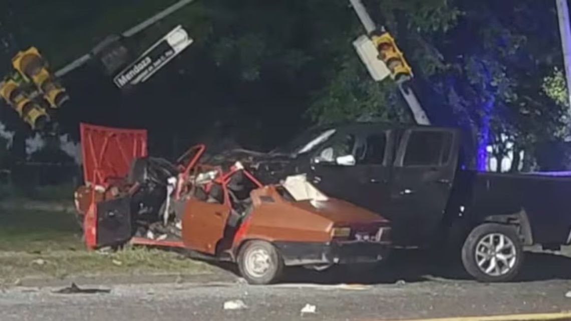 Así circulaba la Amarok que chocó y mató a un matrimonio en José C. Paz