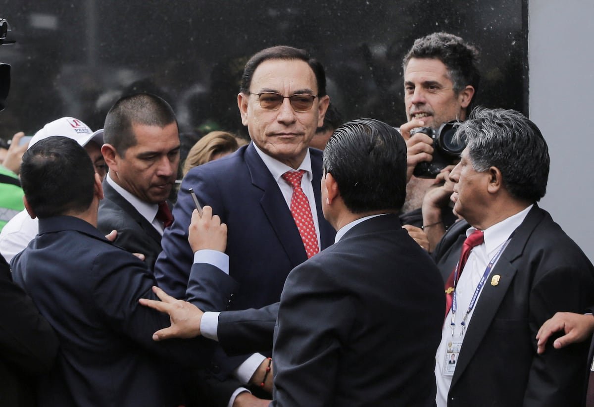 Condenado a 14 años de cárcel por corrupción el expresidente peruano Martín Vizcarra