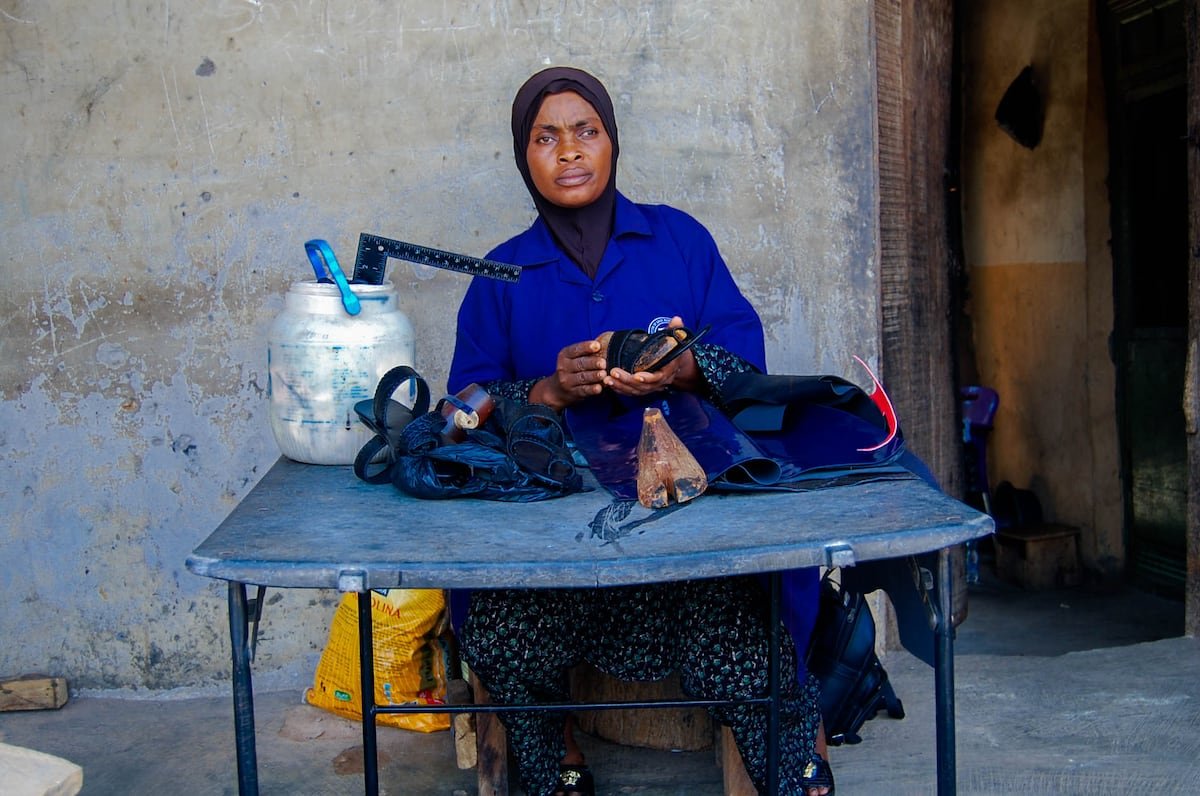 Conductoras, barberas o zapateras: la crisis económica abre a las nigerianas las puertas de oficios dominados por los hombres | Planeta Futuro