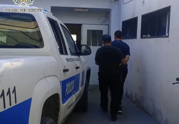 Detuvieron a un hombre con pedido de captura en un supermercado de Comodoro