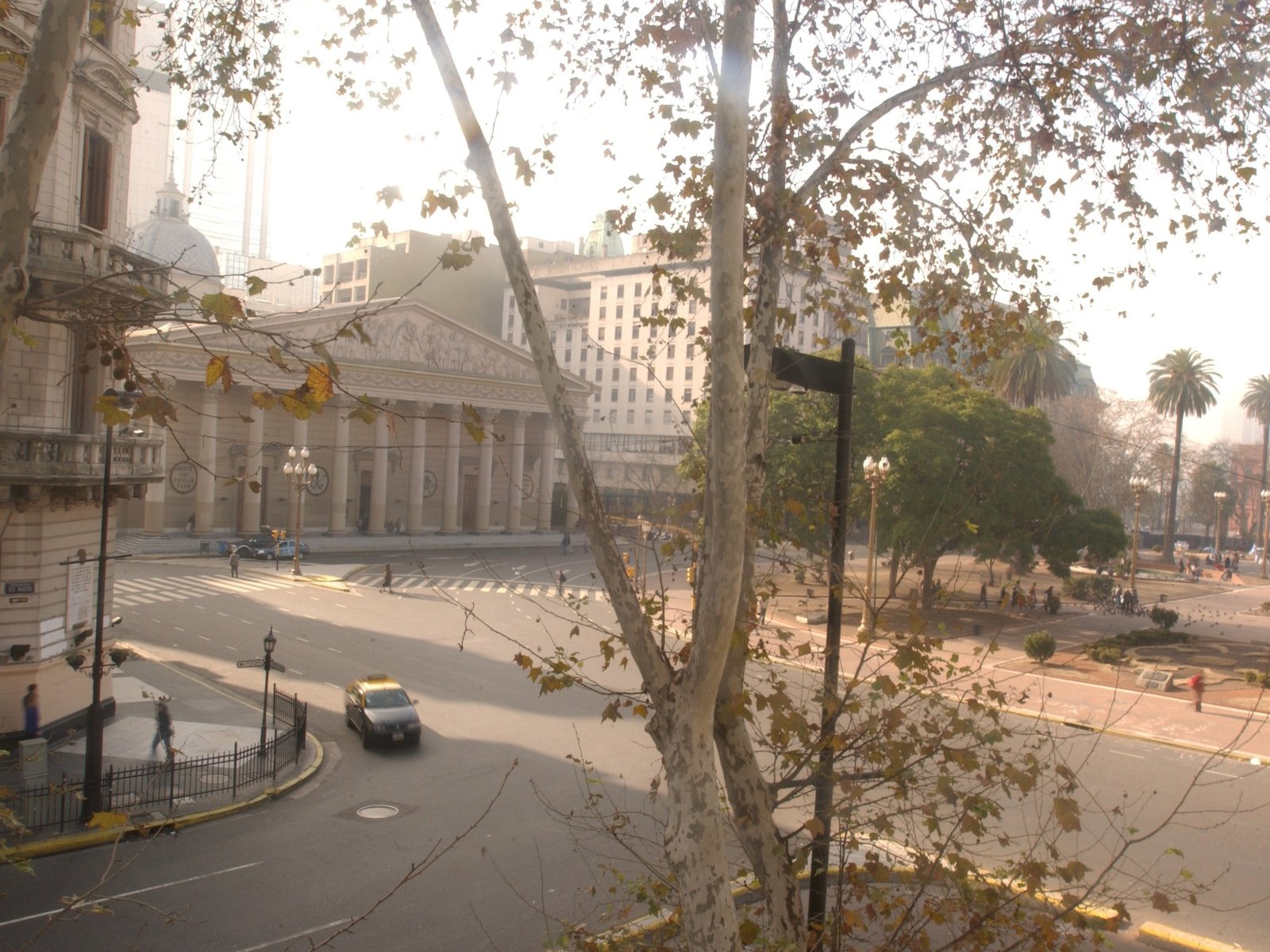 Detuvieron a un hombre que provocó destrozos en la Catedral de Buenos Aires