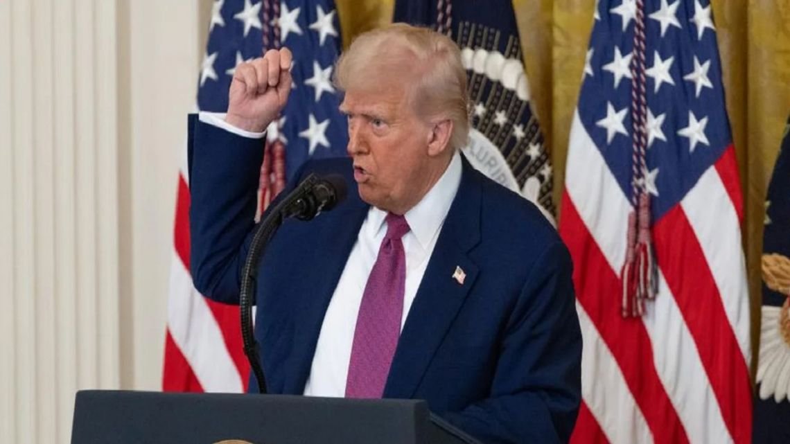 El Congreso le puso fin al cierre gubernamental más largo de la historia de Estados Unidos y Trump apuntó contra los demócratas