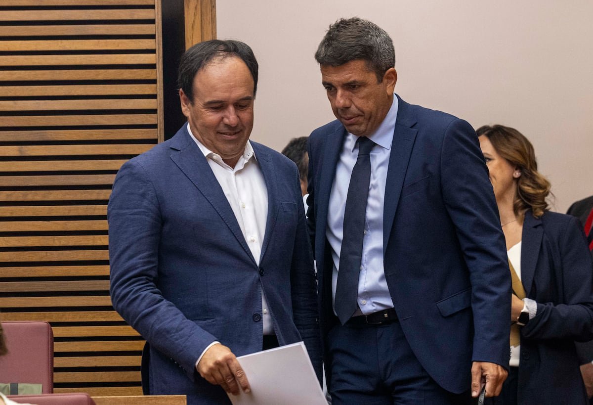 El PP valenciano reorganiza el grupo parlamentario ante el acuerdo inminente con Vox para investir a Pérez Llorca | España