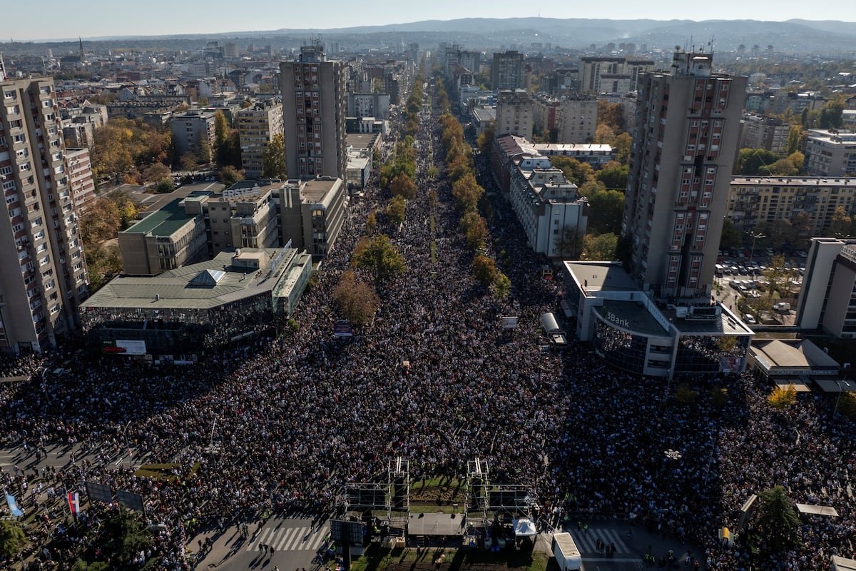 El año de protestas en Serbia contra el Gobierno de Vucic desemboca en una gran manifestación: “Ya no hay marcha atrás” | Internacional