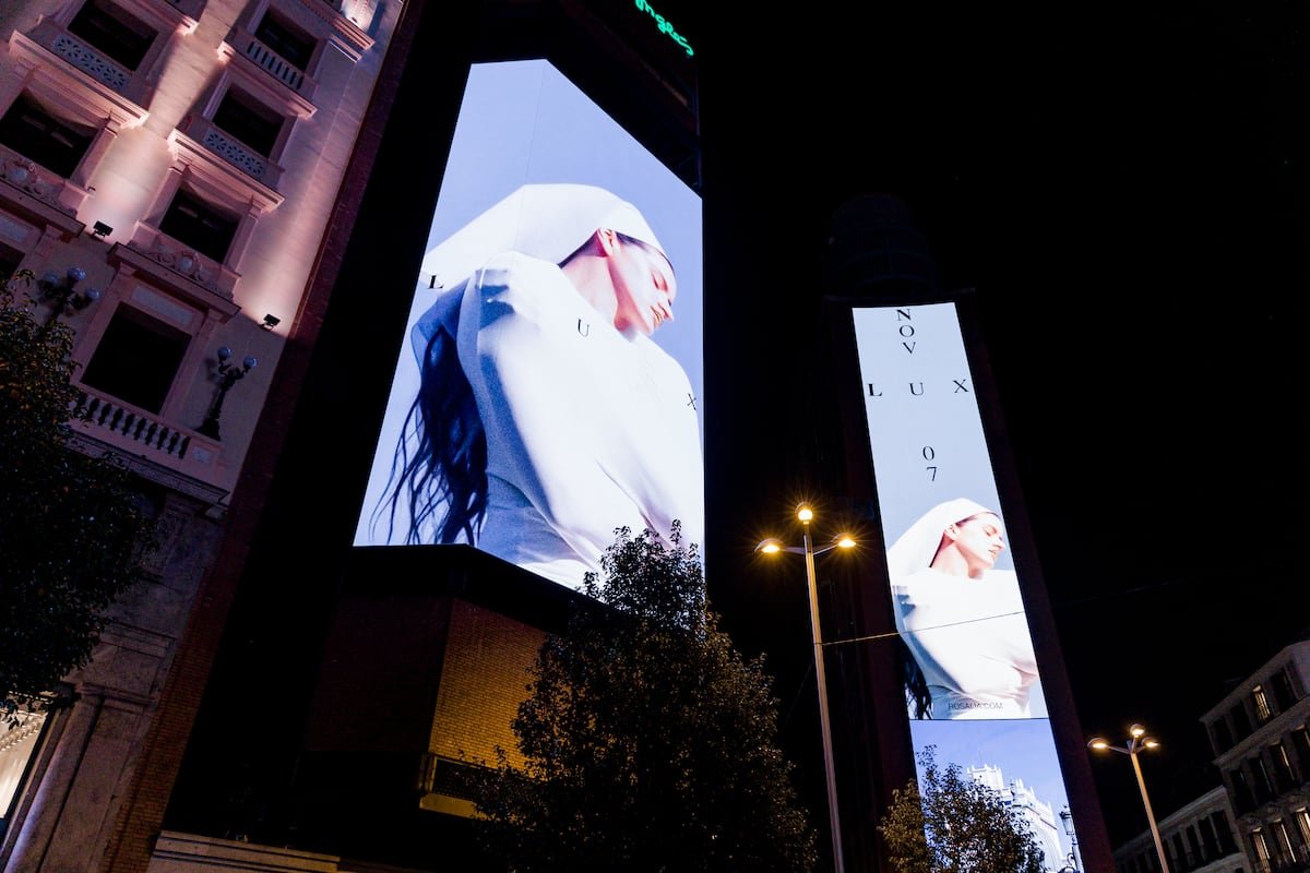 El nuevo disco de Rosalía, ‘Lux’, se filtra entero en internet dos días antes de su lanzamiento | Cultura