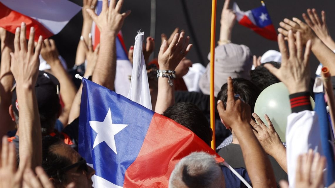 Elecciones en Chile: Jeannette Jara, la candidata de izquierda, tiene más chances de perder el balotaje ante los tres de derecha