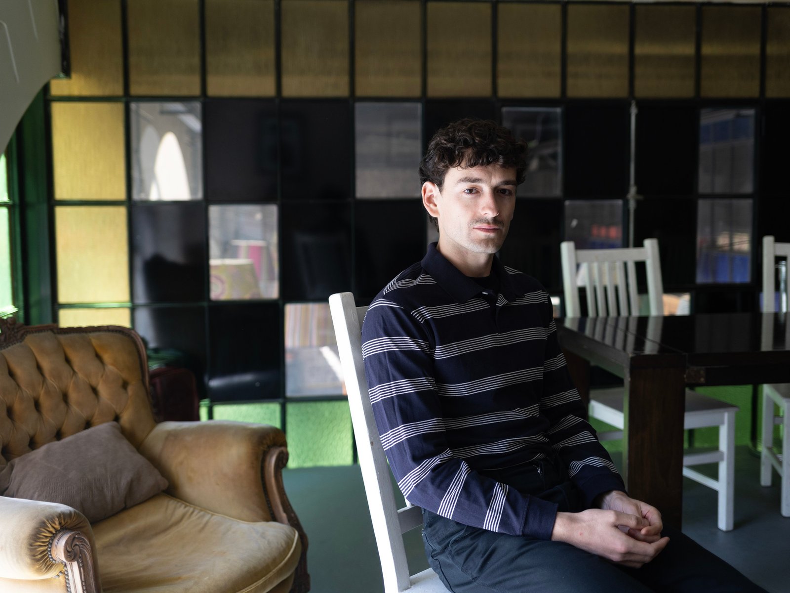 «Escribo textos bastardos y la literatura es una herramienta prosaica»