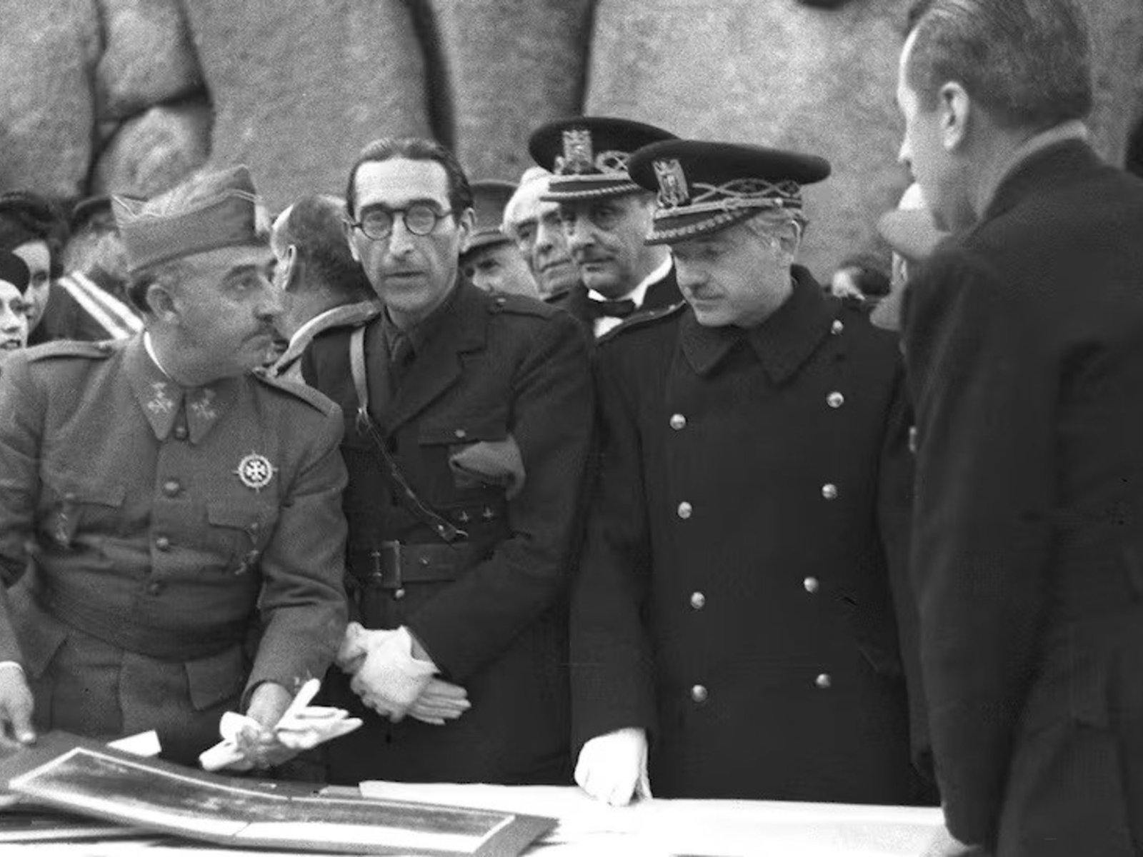 España acelera el desmantelamiento de instituciones que hacen apología del franquismo