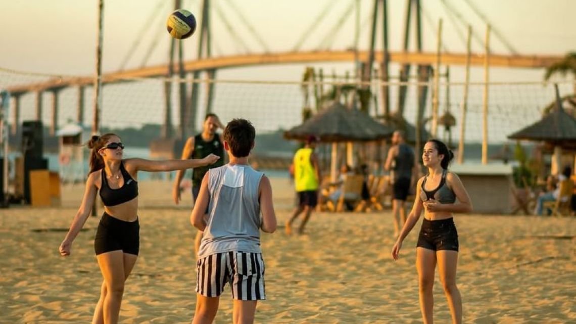 Fin de semana largo: viajaron más turistas y el gasto aumentó 34% según CAME